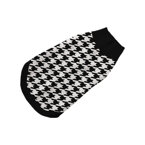 Black pet sweater with white houndstooth pattern, timeless and elegant