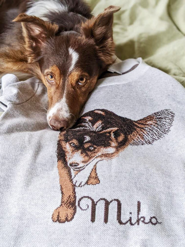 Sweater with sales animal on it